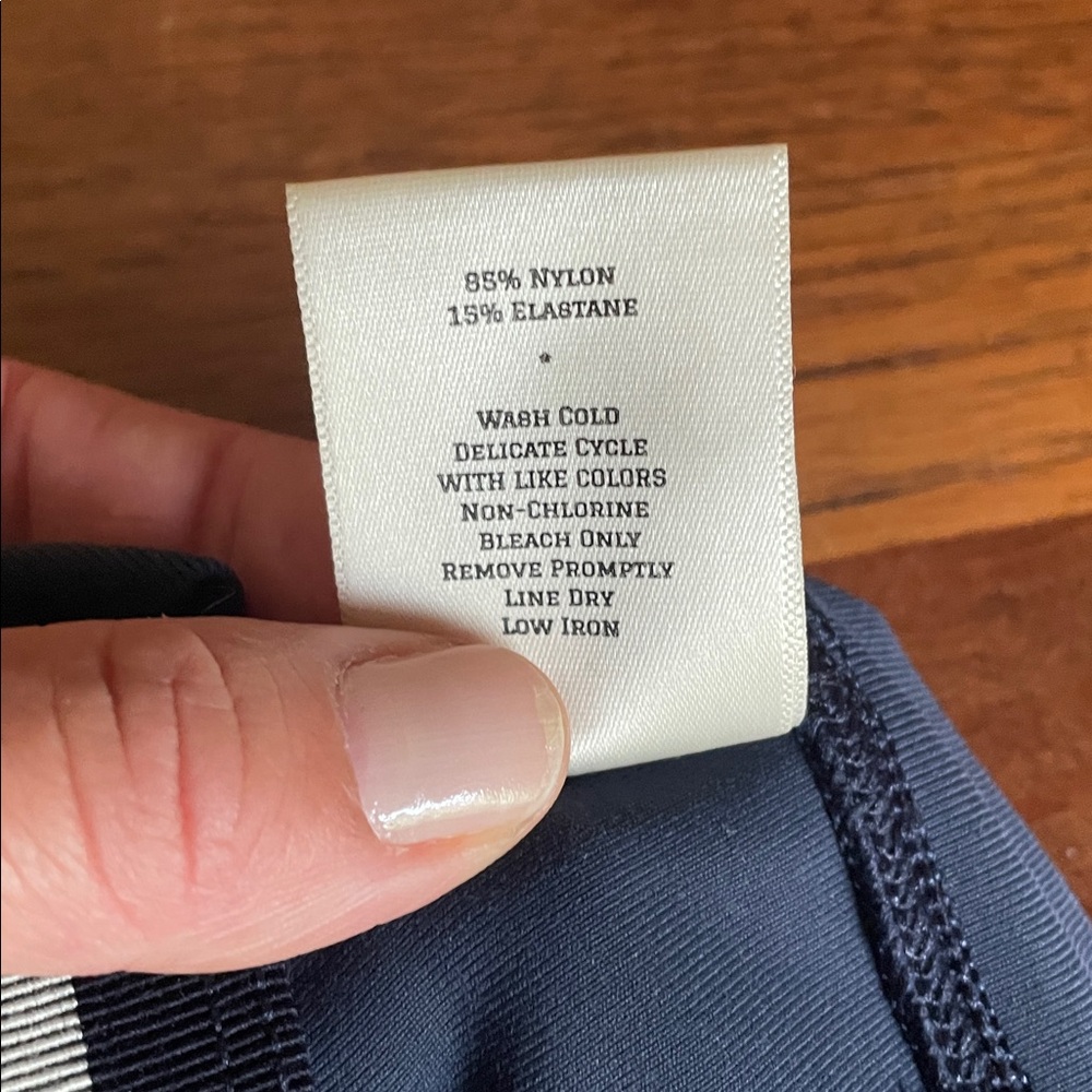 Tracksmith running leggings in navy - Picture 4 of 4